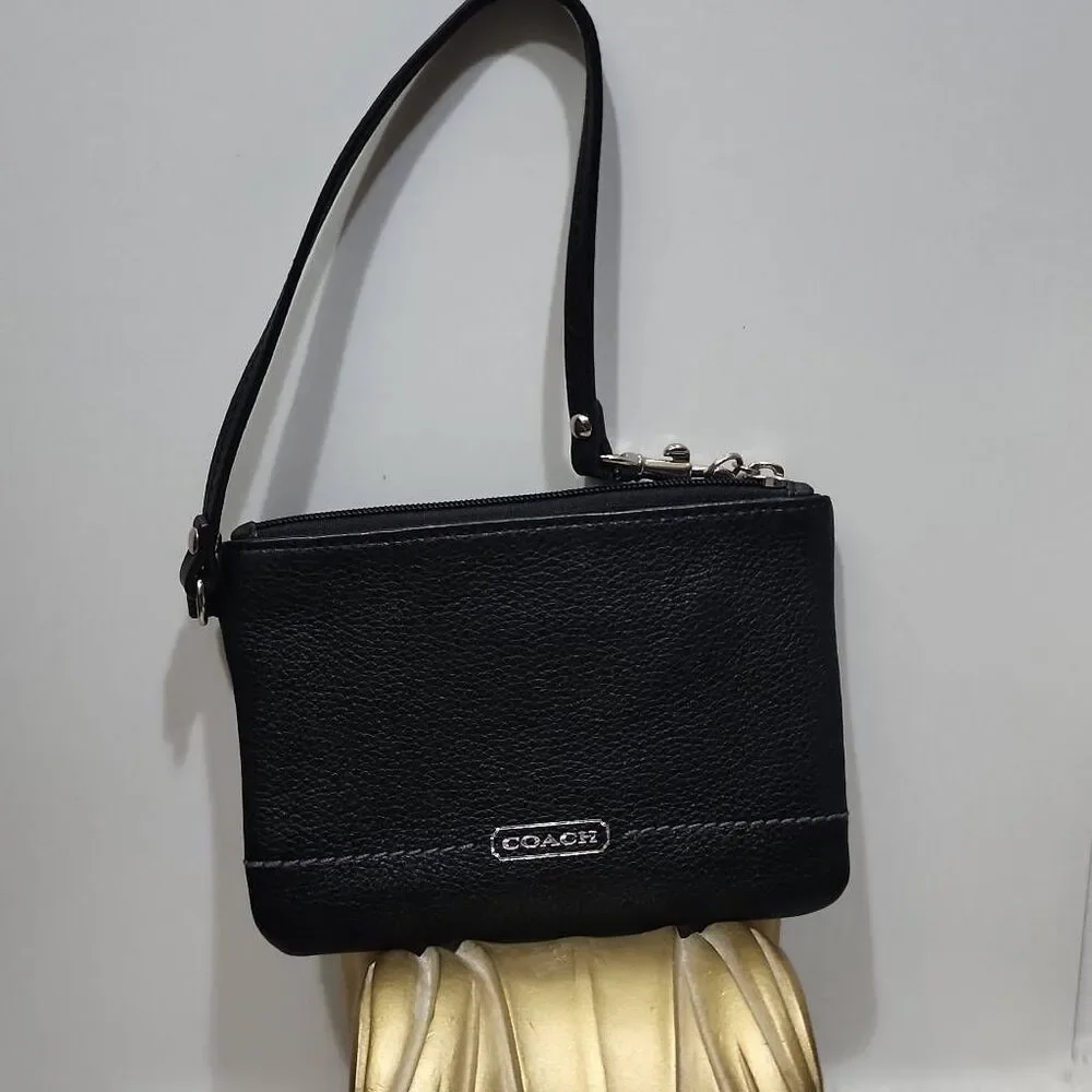 Coach Park Leather Small Wristlet Black